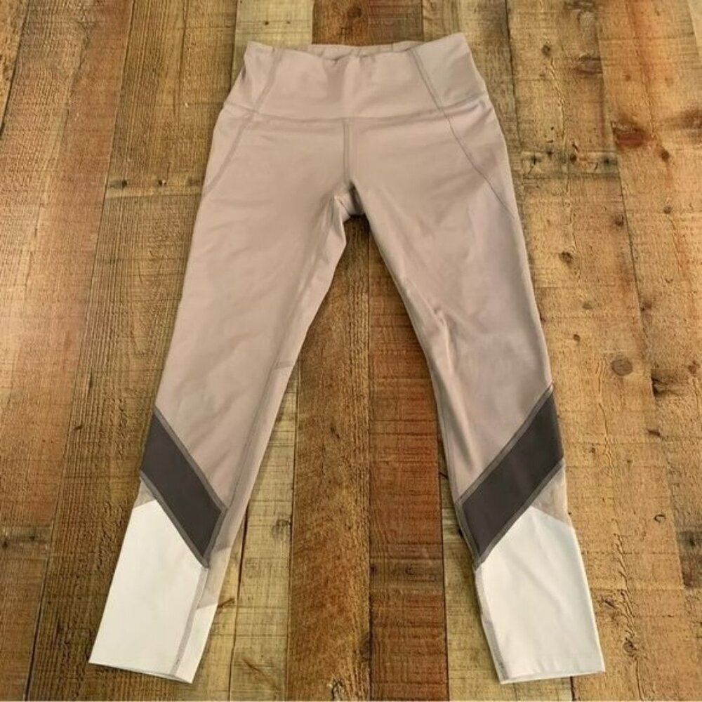 Apana Womens Size Small Cropped Ankle Athletic Gray and White Leggings